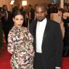 Kim Kardashian et Kanye West à la soirée Punk: Chaos to Couture Costume Institute Benefit Met Gala, à New York le 6 mai 2013. Le chanteuret jeune papa depuis le 15 juin, sort son nouvel album le 18 juin.