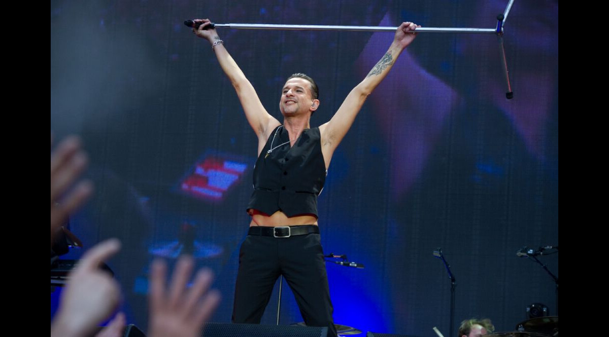 Photo : Dave Gahan triomphe au concert de Depeche Mode au Stade de France,  le 15 juin 2013. - Purepeople