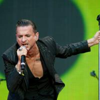 Depeche Mode au Stade de France : Dave Gahan ultrasexy pour un show aérien