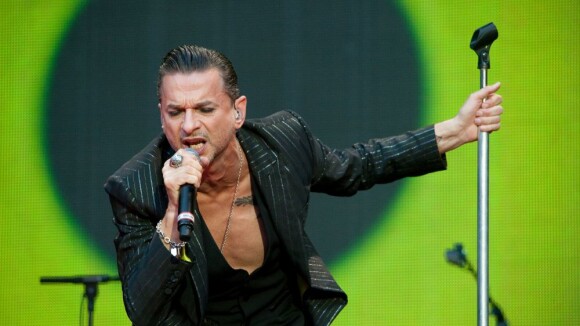 Depeche Mode au Stade de France : Dave Gahan ultrasexy pour un show aérien