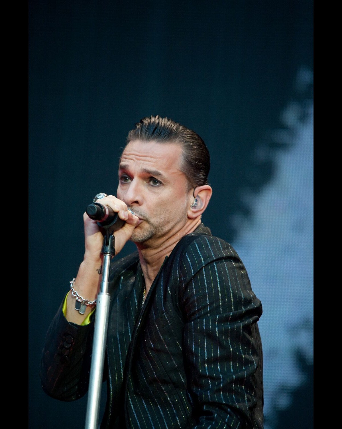 Photo : Dave Gahan lors du concert de Depeche Mode au Stade de France, le  15 juin 2013. - Purepeople