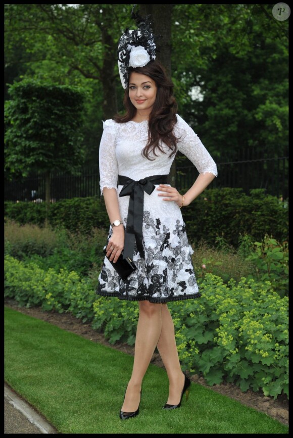Aishwarya Rai Bachchan lors du premier jour du Royal Ascot, course hippique dans le Berkhire en Angleterre, le 18 juin 2013