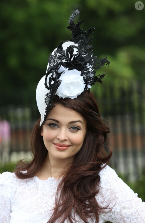 Aishwarya Rai Bachchan lors du premier jour du Royal Ascot, course hippique dans le Berkhire en Angleterre, le 18 juin 2013