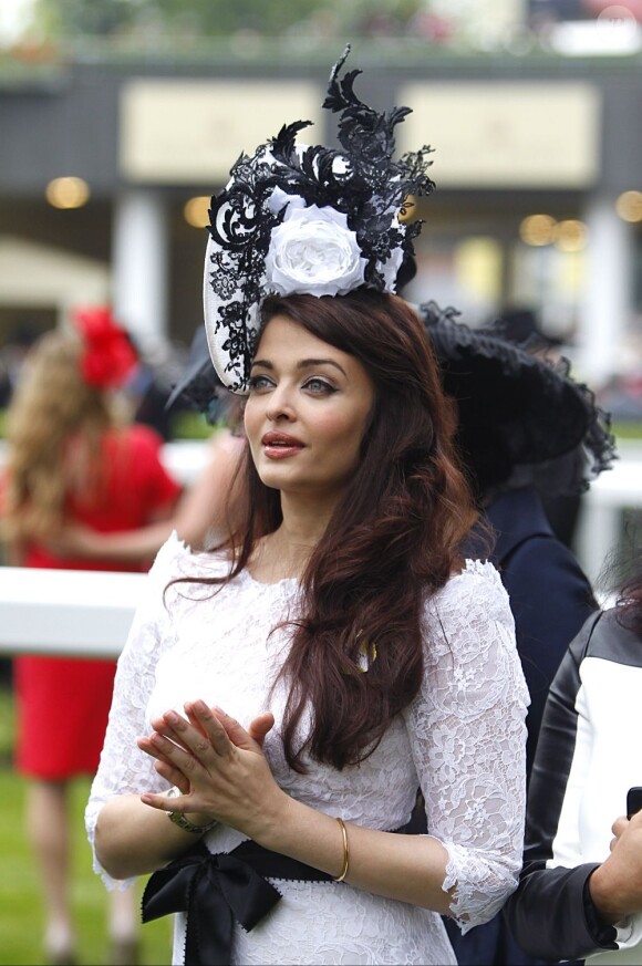 Aishwarya Rai Bachchan lors du premier jour du Royal Ascot, course hippique dans le Berkhire en Angleterre, le 18 juin 2013