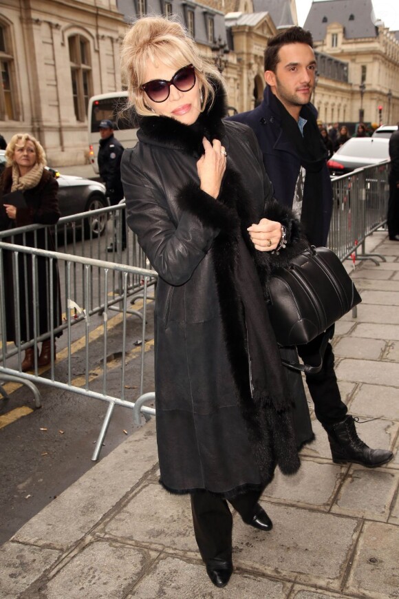 Amanda Lear au défilé haute couture Jean-Paul Gaultier à Paris, le 23 janvier 2013.