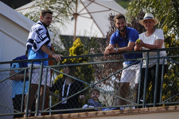 Stanislas Wawrinka accompagné de Benoit Paire et de sa femme Ilham et sa fillette Alexia (en arrière plan), le 16 avril 2013 à Monaco