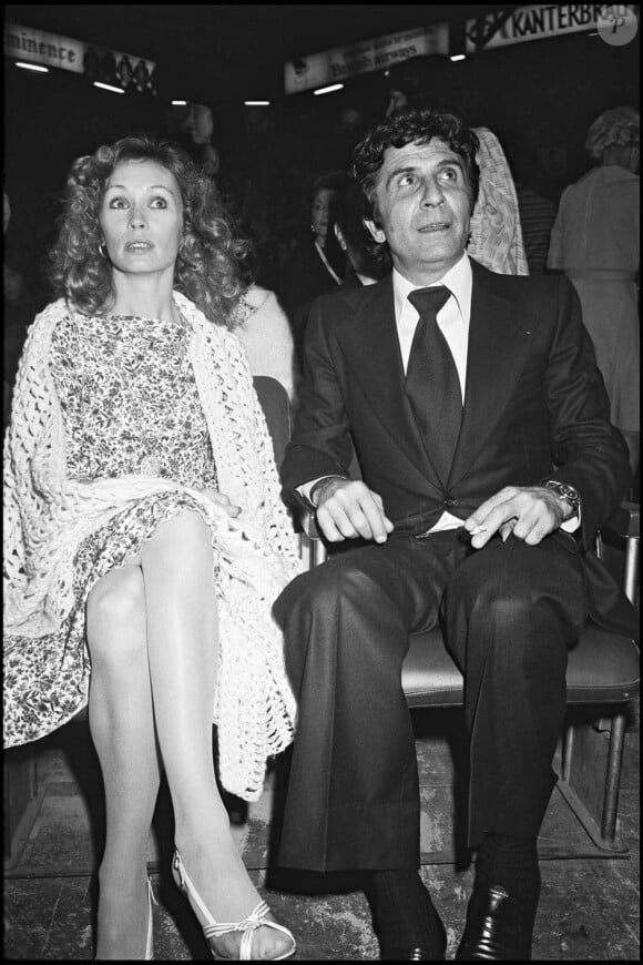 Gilbert Bécaud et Kitty à l'Olympia, en 1977.