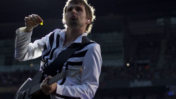 Muse au Stade de France : Matthew Bellamy flamboyant et un show dantesque