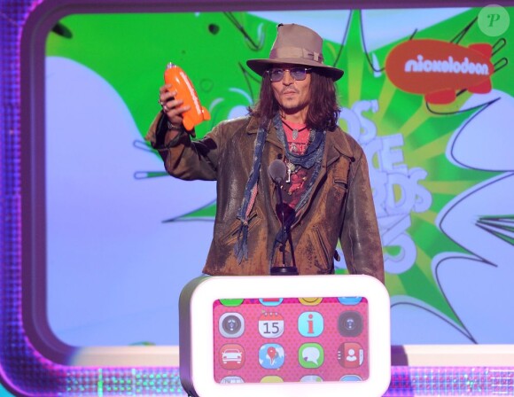 Johnny Depp, les cheveux longs lors des Kids' Choice Awards à Los Angeles le 23 mars 2013