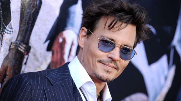 Johnny Depp, relooké les cheveux courts, provoque la folie pour Lone Ranger