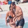 Le joueur du FC Barcelone Javier Mascherano en vancances sur l'île de Formentera en compagnie de sa belle Fernanda et de ses enfants Lola et Alma le 22 juin 2013