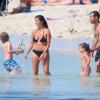 Le joueur du FC Barcelone Javier Mascherano en vancances sur l'île de Formentera en compagnie de sa belle Fernanda et de ses enfants Lola et Alma le 22 juin 2013