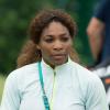 Serena Williams à Wimbledon le 24 juin 2013 avec ses fans avant le début du tournoi, à Londres au All England Lawn Tennis and Croquet Club