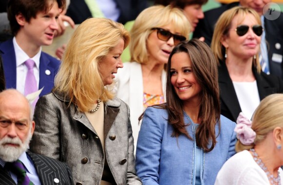 Pippa Middleton dans la loge royale lors de la première journée de Wimbledon  au All England Lawn Tennis and Croquet Club de Londres le 24 juin 2013