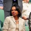 Condoleezza Rice assiste depuis la loge royale à la première journée de Wimbledon au All England Lawn Tennis and Croquet Club de Londres le 24 juin 2013