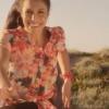 La jolie Zaho dans le clip de Tout est pareil, troisième extrait de l'opus Contagieuse, sorti le 30 novembre 2012.
