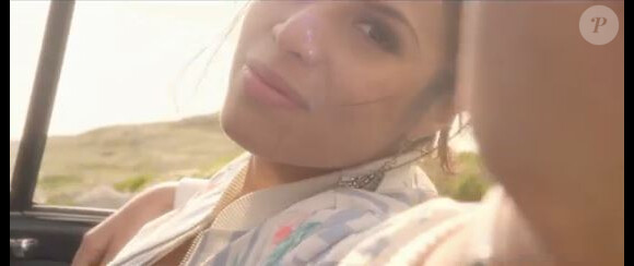 La chanteuse Zaho dans le clip de Tout est pareil, troisième extrait de l'opus Contagieuse, sorti le 30 novembre 2012.