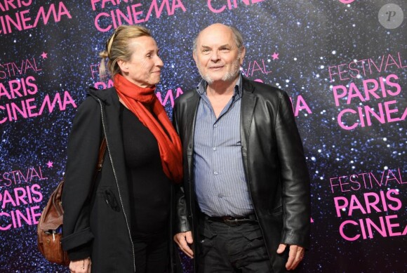 Jean-François Stevenin et sa femme à la première du film La Vénus à la fourrure à l'occasion de l'ouverture du festival Paris Cinéma à Paris, le 27 juin 2013.