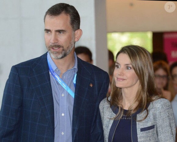 Le prince Felipe et son épouse la princesse Letizia d'Espagne, assistent à la clôture d'un Forum sur la jeunesse et l'économie, à Gérone, le 27 Juin 2013.