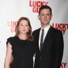 Colin Hanks et sa femme Samantha Bryant (enceinte) à la première de "Lucky Guy" au Broadhurst Theatre de New York, le 1er avril 2013.
