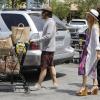 Rachel Zoe, son mari Rodger font des courses au Malibu Country Mart avec leur fils Skyler. Los Angeles, le 5 juillet 2013.