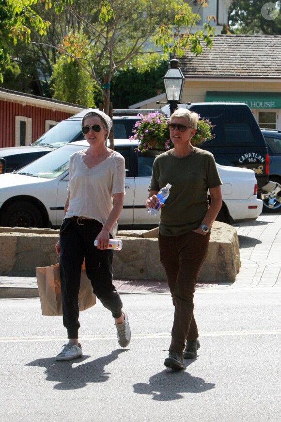 Exclusif - Ellen Degeneres et sa femme Portia De Rossi en promenade shopping à Montecito, en Californie, le 26 mai 2013.