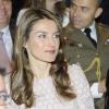 La princesse Letizia d'Espagne assiste à la remise du prix de théâtre "Buero" à Madrid, le 8 juillet 2013.