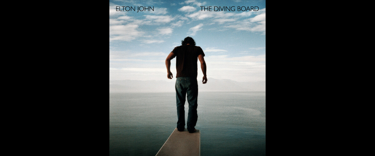 Vidéo Elton John The Diving Board nouvel album attendu le 16 septembre 2013. Purepeople