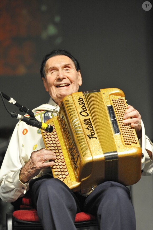La star de l'accordéon André Verchuren à l'Olympia le 2 septembre 2012.