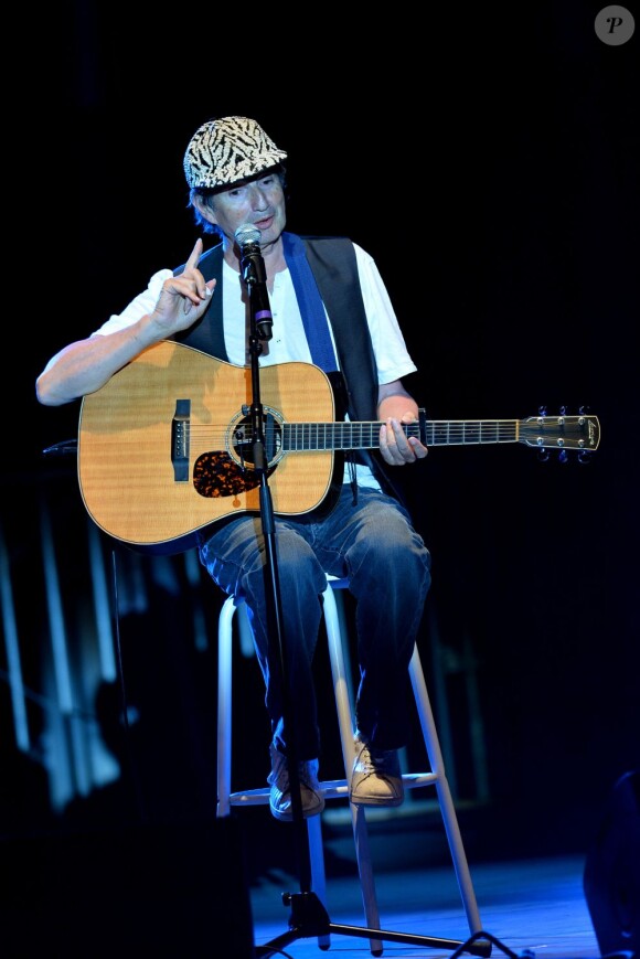 Herve Cristiani au concert La nuit des hits, à Juan-les-Pins, pour l'association Enfant star et match, le 9 juillet 2013.