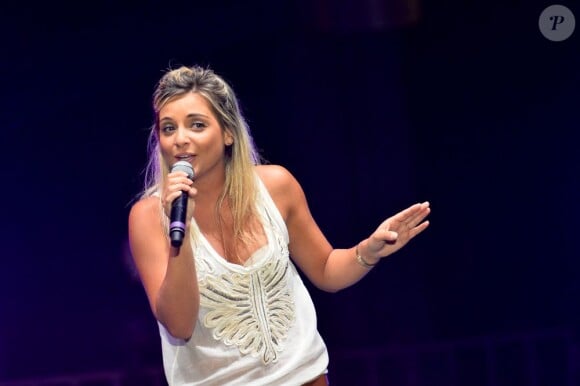 Priscilla au concert La nuit des hits, à Juan-les-Pins, pour l'association Enfant star et match, le 9 juillet 2013.