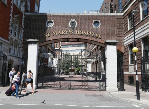 St Mary Hospital, l'établissement londonien où doit accoucher Kate Middleton, dans la suite Lindo la même que celle utilisée par Lady Diana.