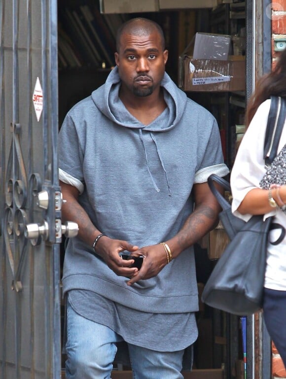 Le rappeur Kanye West va faire du shopping à Beverly Hills, le 11 juillet 2013.