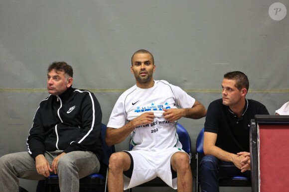 Tony Parker, le Spur, retrouvait Ian Mahinmi, le Pacer, au Palais des Sports Saint-Sauveur de Lille, le 12 juillet 2013 pour le match exhibition Le Choc des Titans en clôture du camp d'été du Lille Métropole Basket.