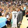 Tony Parker, le Spur, retrouvait Ian Mahinmi, le Pacer, au Palais des Sports Saint-Sauveur de Lille, le 12 juillet 2013 pour le match exhibition Le Choc des Titans en clôture du camp d'été du Lille Métropole Basket.