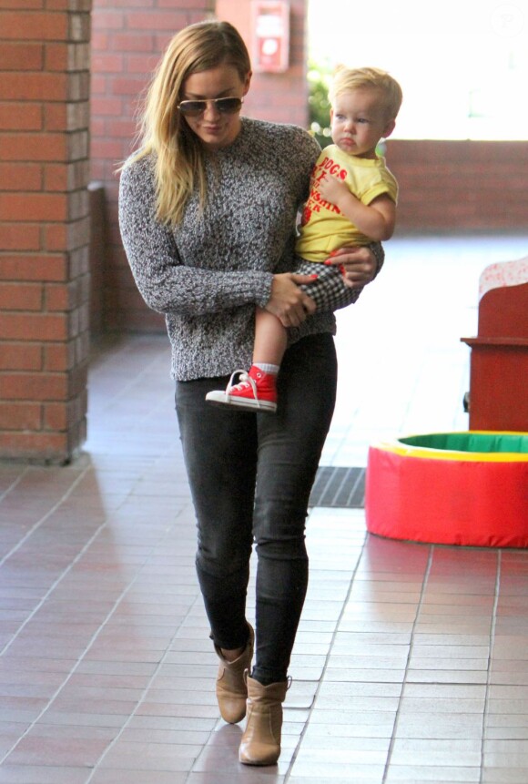 Hilary Duff emmène son fils Luca à l'atelier "Babies First Class" à Sherman Oaks, le 26 juin 2013.