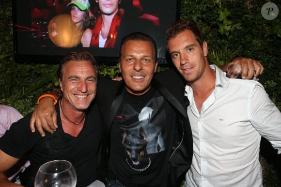 David Ginola, Jean-Roch et Richard Gasquet lors de la soirée au VIP Room de Saint-Tropez qui rassemblait les participants du Classic Tennis Tour, le 12 juillet 2013