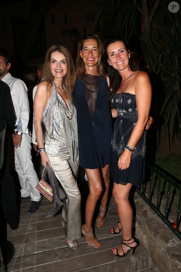 Cyrielle Clair, la femme de Jean-Claude Blanc et Caroline Bîmes lors de la soirée au VIP Room de Saint-Tropez qui rassemblait les participants du Classic Tennis Tour, le 12 juillet 2013