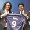 Edinson Cavani était présenté par le président du PSG Nasser Al-Khelaïfi, le 16 juillet 2013 au Parc des Princes à Paris