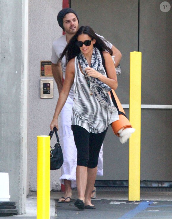 Exclusif - Demi Moore quitte son cours de yoga avec un mysterieux inconnu a West Hollywood le 15 juillet 2013