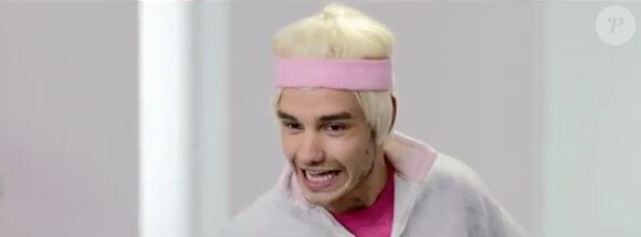 Les One Direction s'amusent à se travestir dans le clip de Best Song Ever, premier extrait de leur 3e opus attendu dans les bacs en décembre 2013.