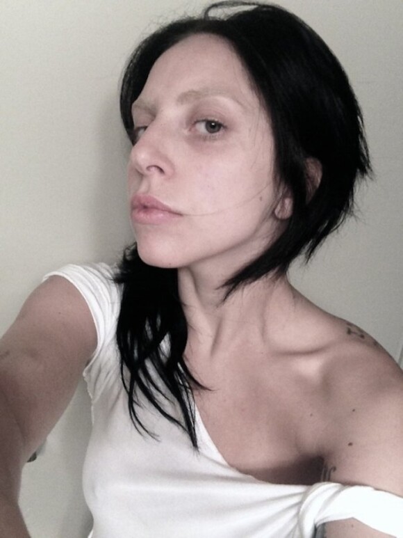 Lady Gaga a posté une nouvelle photo d'elle au naturel sur son site Littlemonsters.com, le 22 juillet 2013.