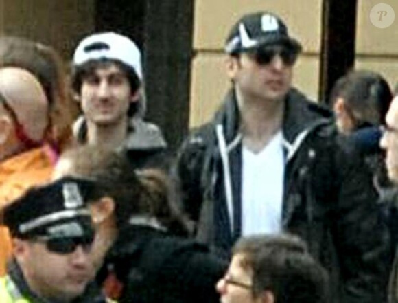 Image de Tamerlan et Dzhokhar Tsarnaev, lors de l'attentat du marathon de Boston, le 15 avril 2013.