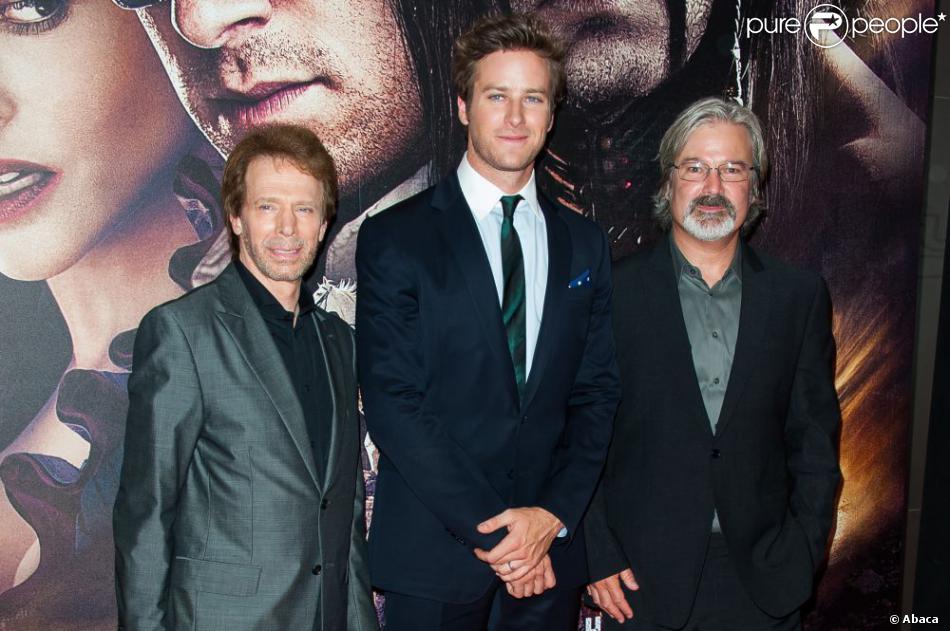 Jerry Bruckheimer, Armie Hammer et Gore Verbinski posent à l&#039;avant-première de Lone Ranger à Paris, le 24 juillet 2013.