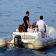 Kylie Minogue passe ses vacances sur le yacht de ses amis Dolce et Gabbana, à Portofino, le 24 juillet 2013.