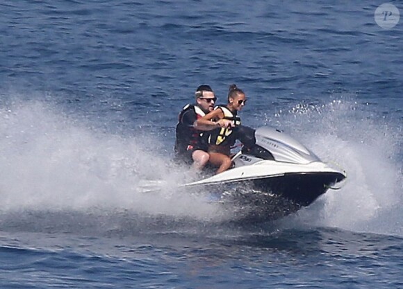 Nicole Richie et son mari, profitant de vacances en famille à St-Tropez, le 26 juillet 2013.