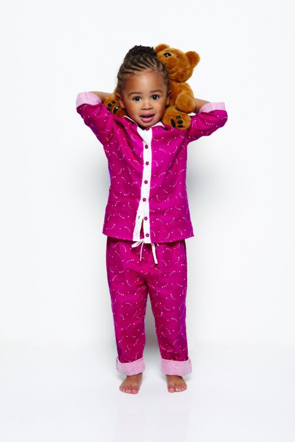 Billie-Ever, la fille d'Ayo de deux ans et demi, a joué le top pour Princesse tam.tam
