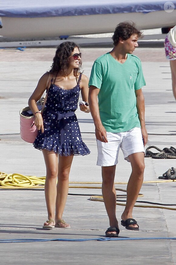 Rafael Nadal, heureux auprès de sa douce compagne Xisca Perello en vacances à Majorque le 27 juillet 2013