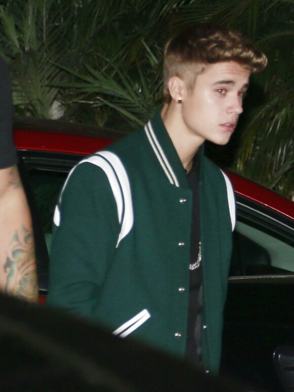 Justin Bieber arrive à la fête d'anniversaire de Selena Gomez, à Malibu, le 27 juillet 2013.