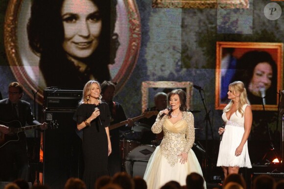 Sheryl Crow, Loretta Lynn et Miranda Lambert à la 44e cérémonie CMA Awards au Bridgestone Arena de Nashville, le 10 novembre 2010.